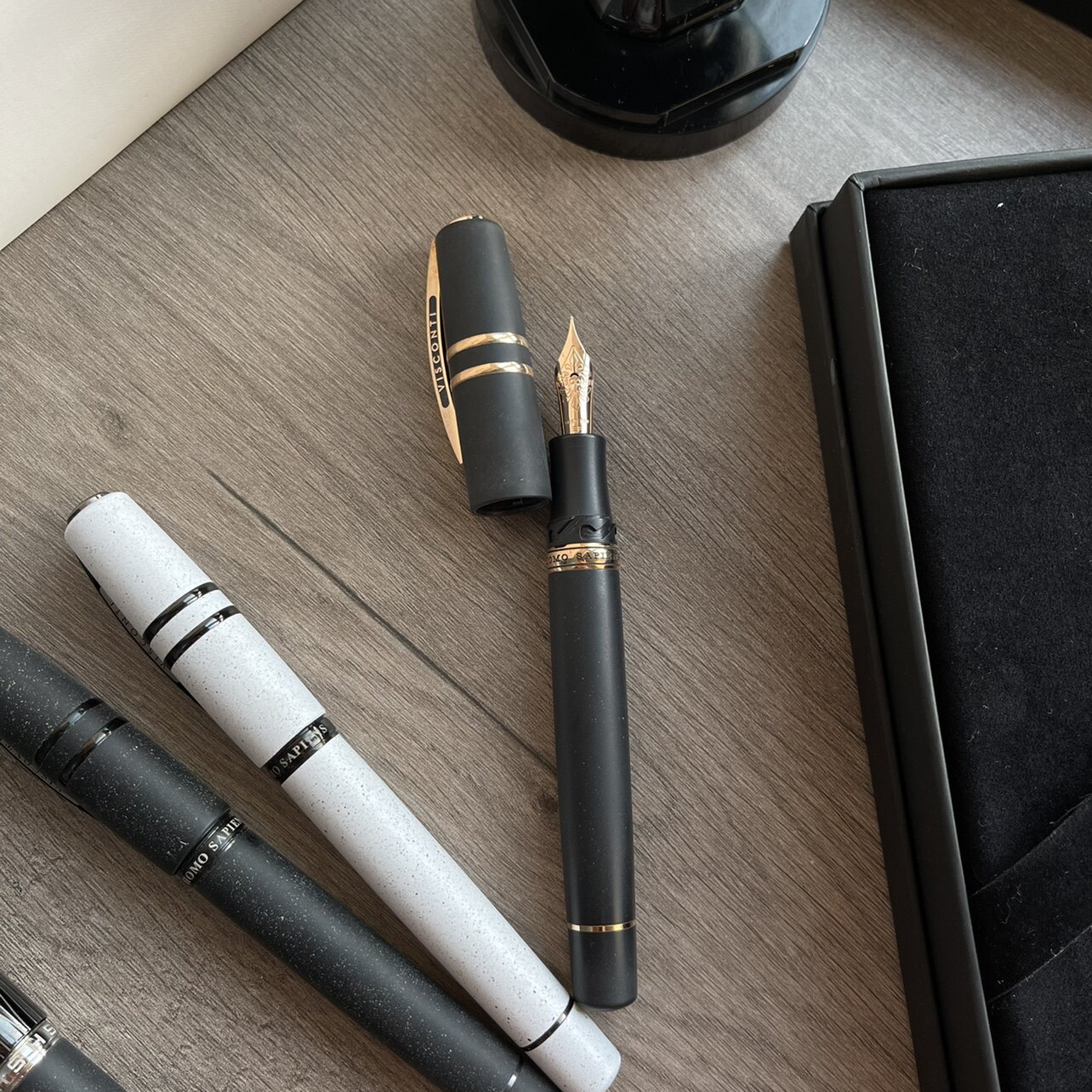 Ручка перьевая 意大利visconti智人系列 火山岩 18k金尖钢笔