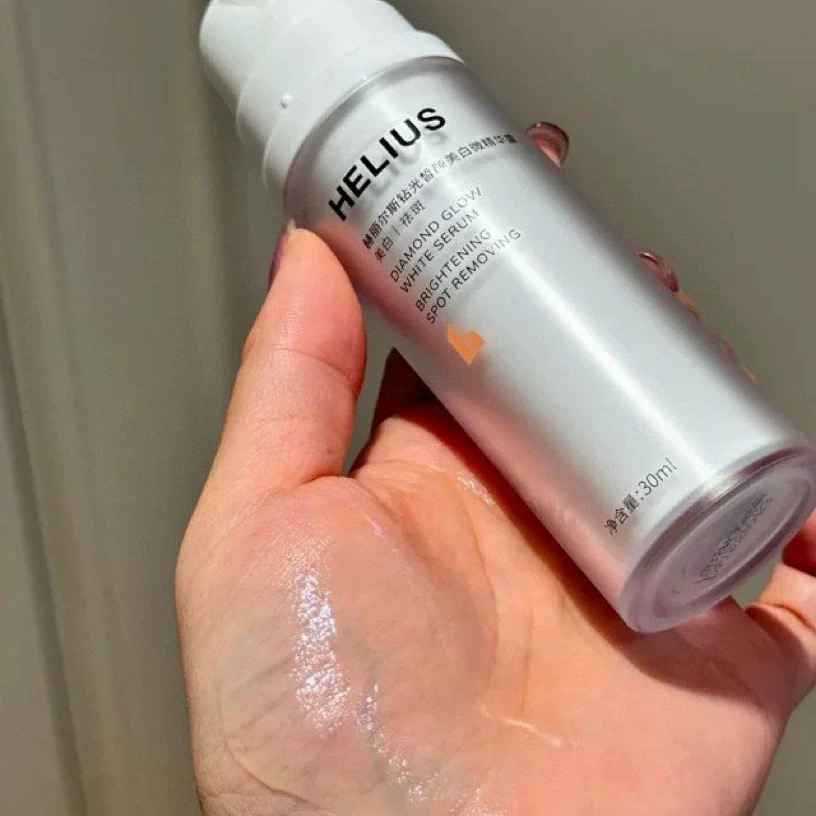 骨折！ヘリアーズ ダイヤモンドライト ホワイトニング マイクロエッセンス 30ml シミを薄くし、明るくし、黄ばみを取り除き、ニキビ跡を薄くします