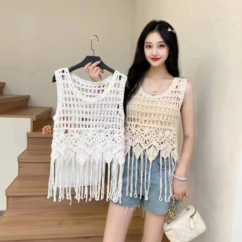 Hollow-Out Tassel Design, Versatile Outerwear, Woven Hollow-Out Tassel Sleeveless Vest, Knitted Camisole, Hot-Selling Item Hollow-Out Tassel Design, Versatile Outerwear, Woven Hollow-Out Tassel Sleeveless Vest, Knitted Camisole, Hot-Selling Item