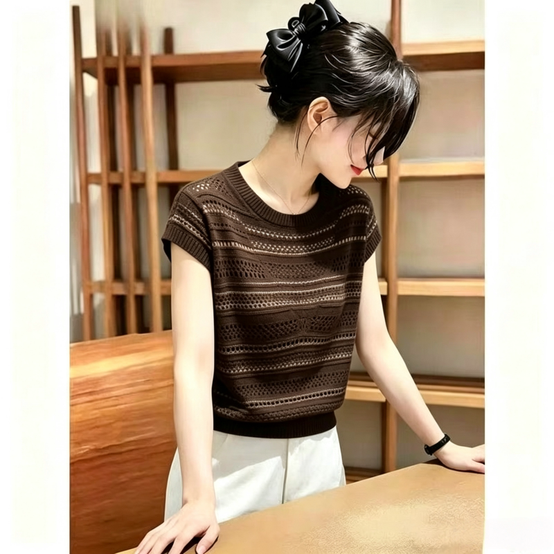 Plus-Size Women's Knitted Sweater, Summer Thin Style, Color-Blocked Ice Silk Short-Sleeve Top, Light Luxury High-End Feel, Super Nice Pullover T-Shirt