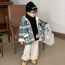 Boys woolen coat woolen coat 2023 new baby lamb wool plus velvet and thickened plaid all-in-one velvet winter coat