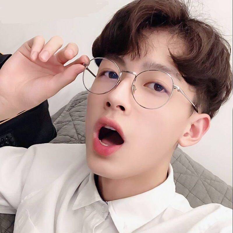 Anti-blue light myopia glasses male and female Korean version radiation protection flat mirror student goggle round frame retro flat light glasses