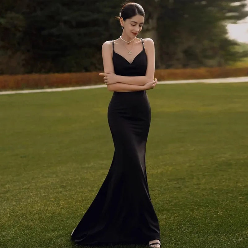 Sexy Spaghetti Strap Evening Dress, Niche High-End Low-Cut Elegant Socialite Party Black Slimming Backless Trailing Dress Sexy Spaghetti Strap Evening Dress, Niche High-End Low-Cut Elegant Socialite Party Black Slimming Backless Trailing Dress