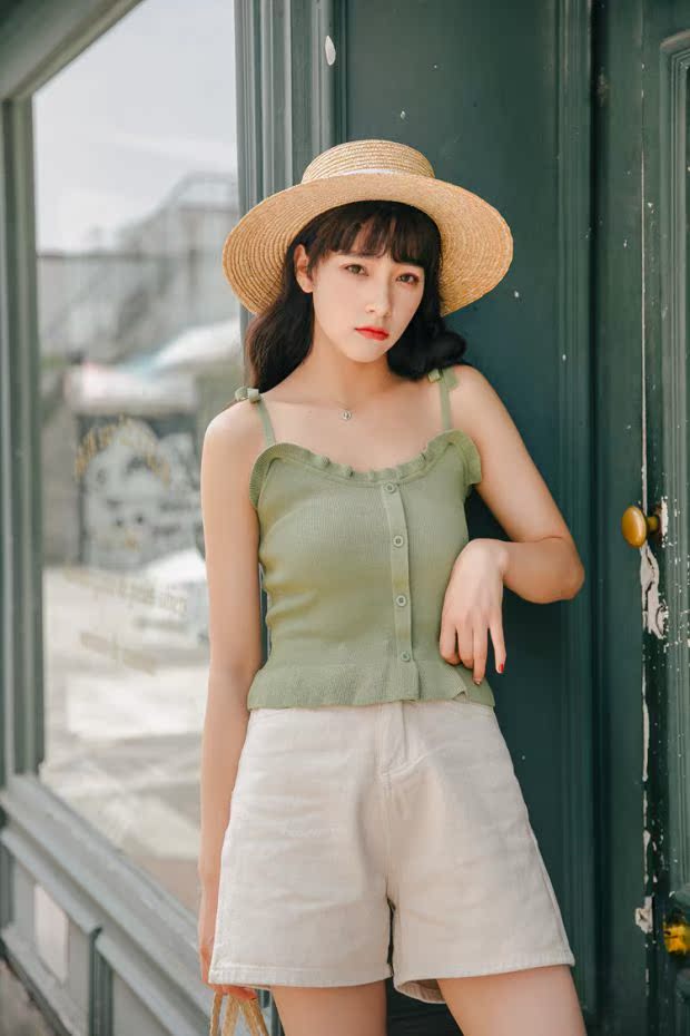 Mùa hè 2019 của nữ thần mới Fan Yi, em gái đầy mật ong mặc áo yếm dệt kim hoang dã - Áo ba lỗ đầm nữ