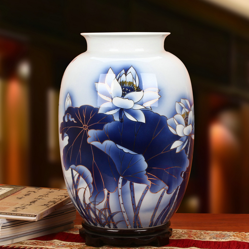 The see colour blue and white porcelain of jingdezhen ceramics high - grade hand - made lotus flower vases, The sitting room is The study of Chinese style household furnishing articles