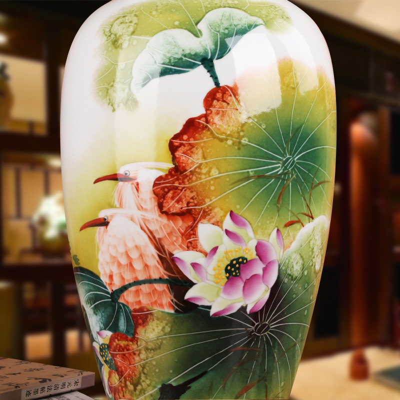 Famous hu, jingdezhen ceramics vase upscale gift hand famille rose porcelain lotus egrets vase