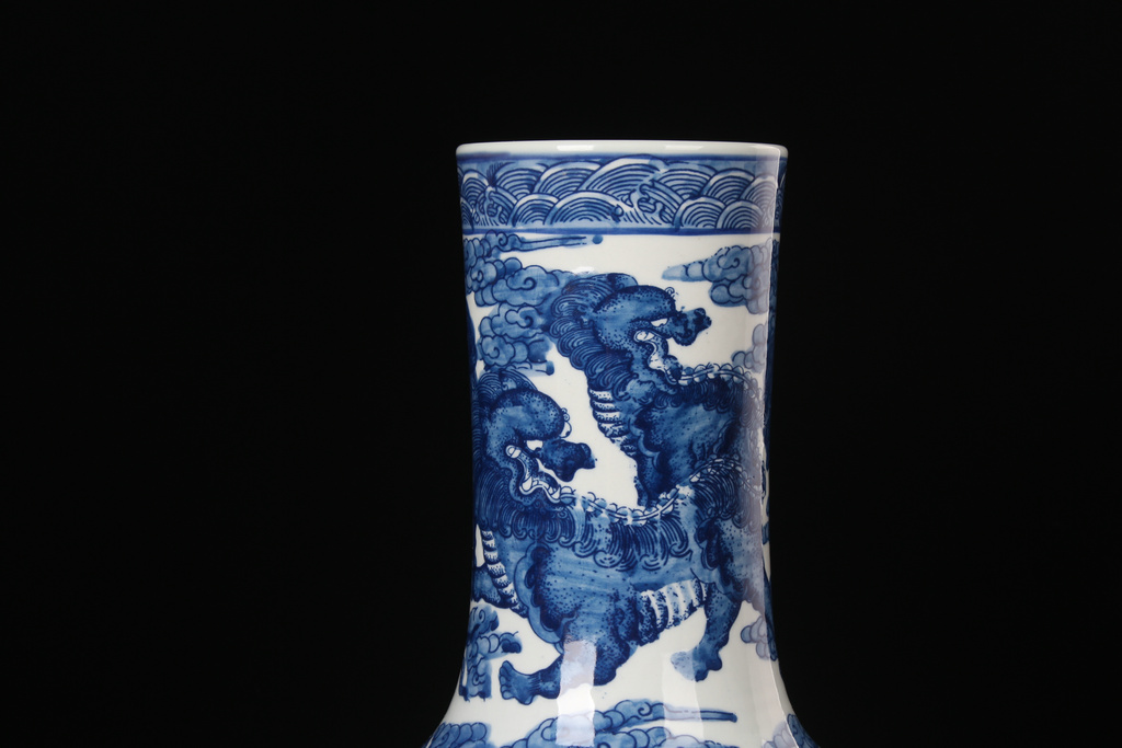 Antique hand - made tree of blue and white porcelain of jingdezhen ceramic kirin 13 Pacific vases, flower crafts