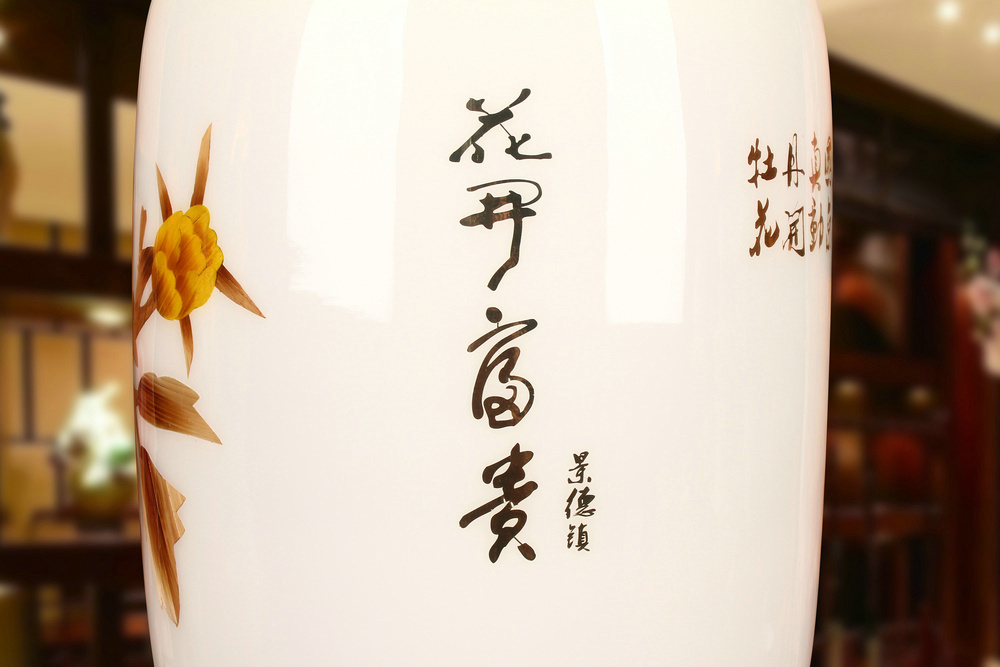 Jingdezhen ceramics white straw peony vase splendor in modern Chinese style household decorative furnishing articles
