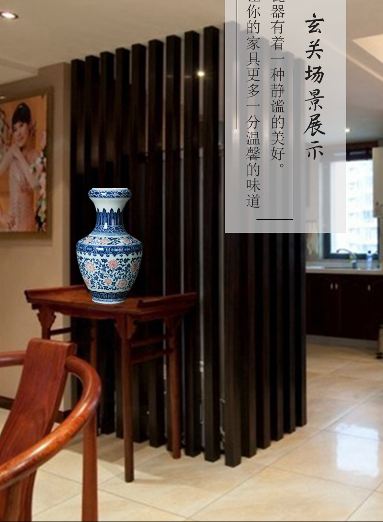Jingdezhen blue and white square shoulder youligong tangled branches pottery and porcelain vases bottles of Chinese study sitting room adornment is placed