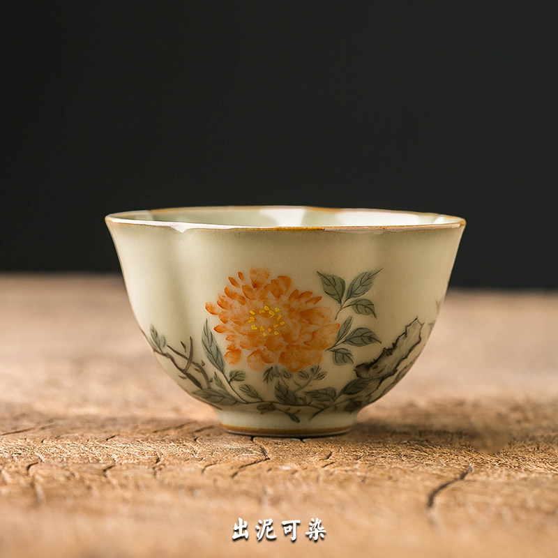 Out of the mud can be dyed pure hand-made Ru secret glaze flower master cup Jingdezhen ceramic Gongfu tea cup Tea cup Single cup