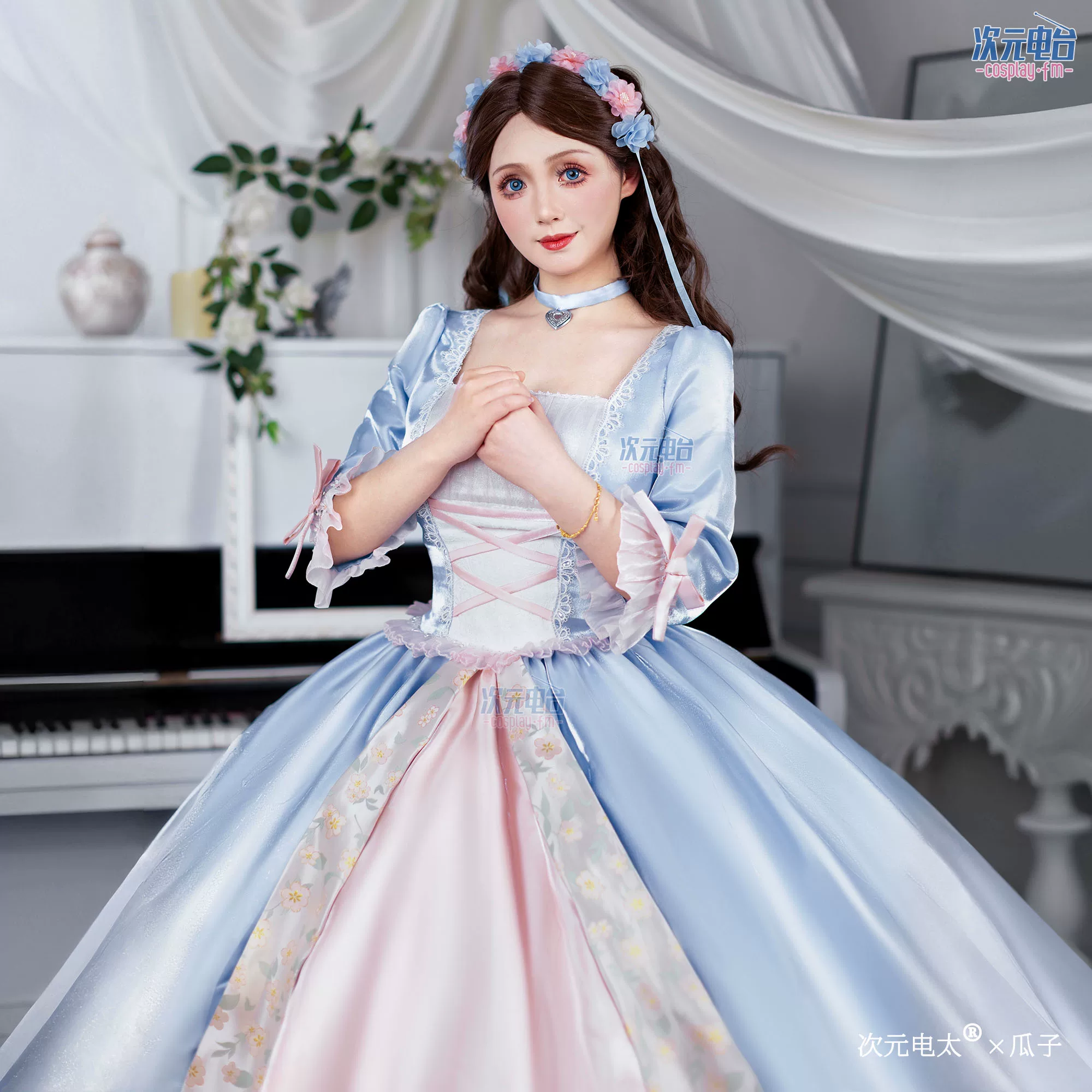 Blue small princess costume, evening dress, cosplay