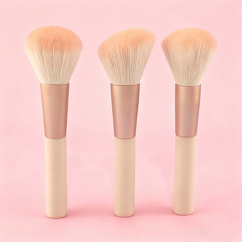 腮红刷散粉刷腮红粉扑便捷短柄散粉修容化妆刷不吃粉初学者彩妆刷