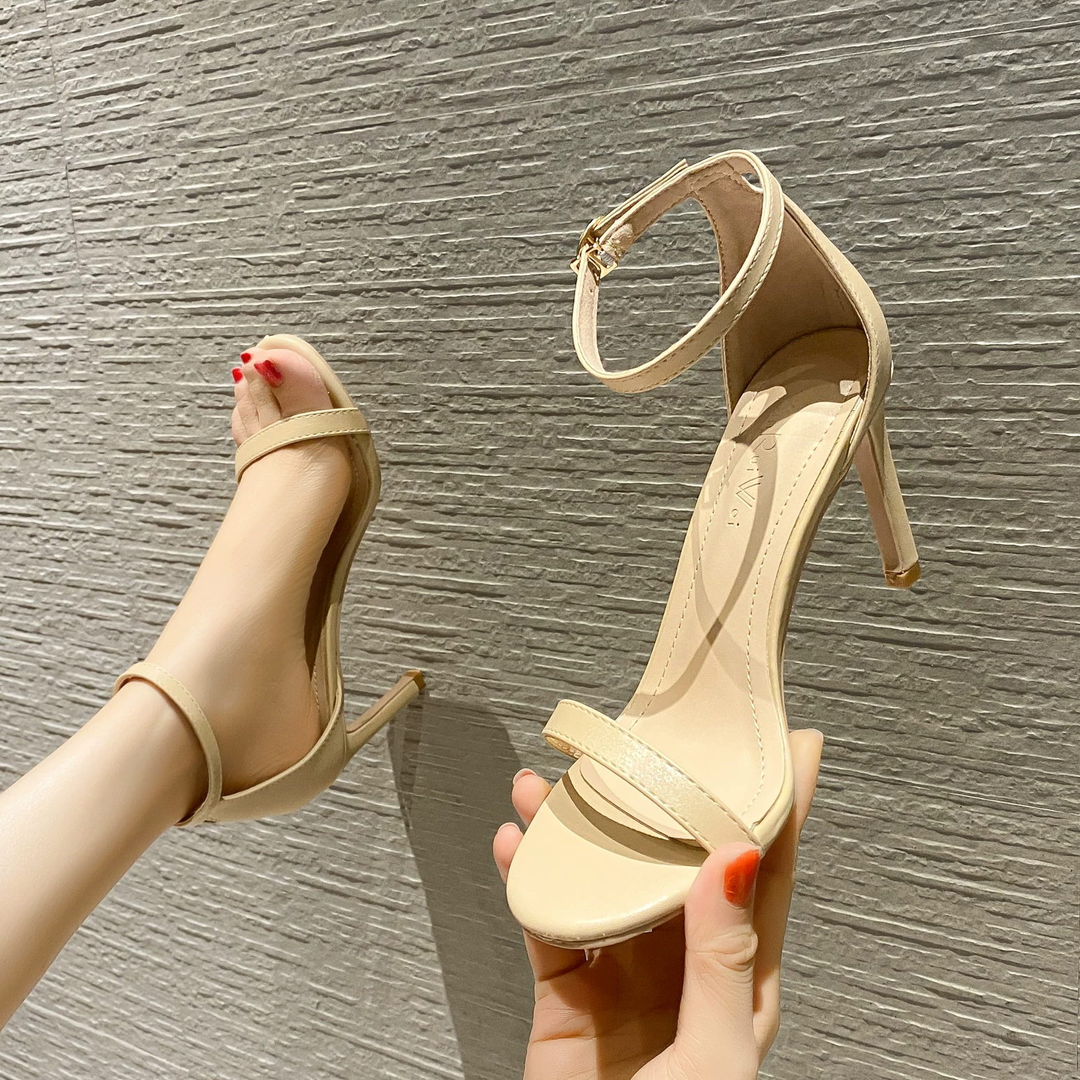 Summer universal sandals with a strap, Korean style