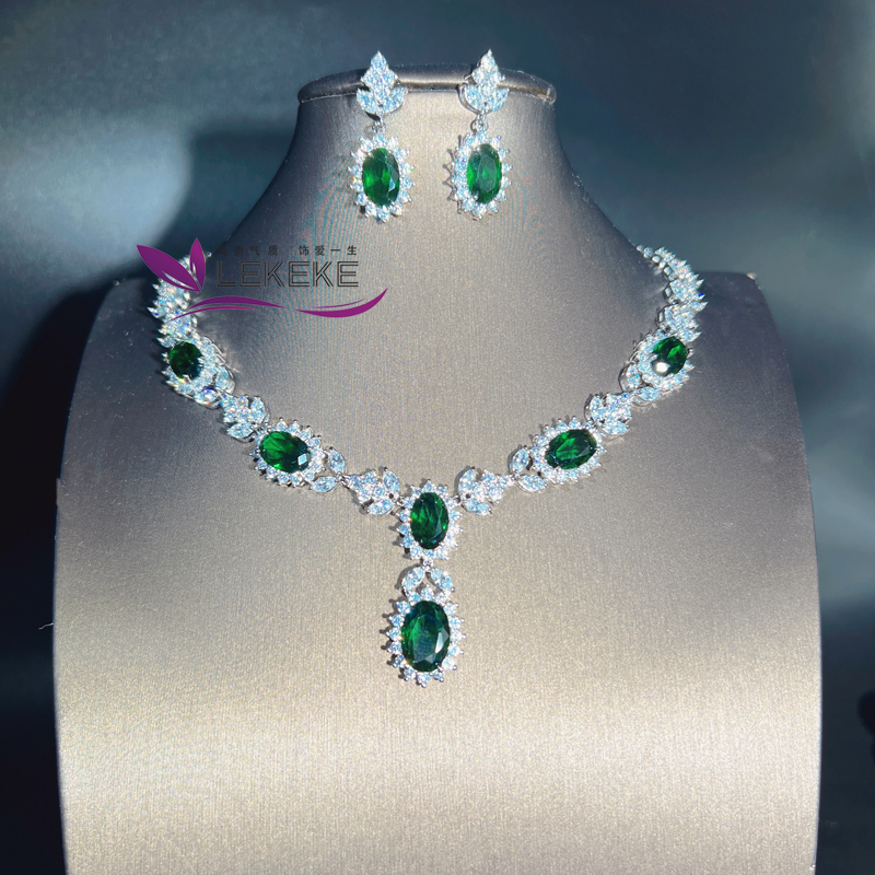 Light Luxury Wedding Jewelry Emerald Zircon Fashion Necklace and Earrings Set Dinner Party Bride Wedding Dress Accessories Light Luxury Wedding Jewelry Emerald Zircon Fashion Necklace and Earrings Set Dinner Party Bride Wedding Dress Accessories
