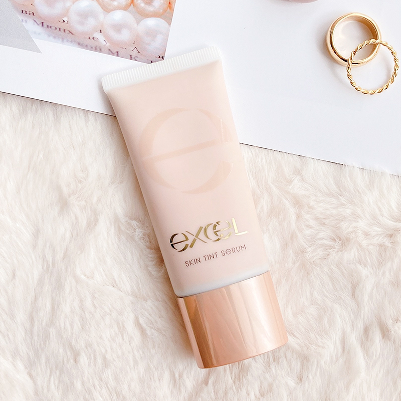 Japan EXCEL new skin care essence liquid foundation glossy transparent moisturizing concealer available for dry skin