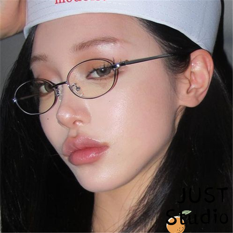 Gold-Rimmed Small Oval Glasses for Women, Suitable for Prescription Lenses, Stylish and Gentle, Retro Anti-Blue Light, Natural Look Trendy Gold-Rimmed Small Oval Glasses for Women, Suitable for Prescription Lenses, Stylish and Gentle, Retro Anti-Blue Light, Natural Look Trendy