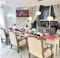 Japanese manicure table and chair set single double three retro European manicure table manicure table chair stool Special