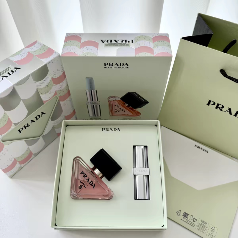 In Stock Prada Prada I'M Unpredictable Perfume 30ml Blue Lipstick U001 Gift Box 520 Holiday Gift In Stock Prada Prada I'M Unpredictable Perfume 30ml Blue Lipstick U001 Gift Box 520 Holiday Gift