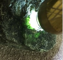 Burmese jadeite raw stone A goods Huika old material raw stone weighs 570 grams ​​​​​​​​​