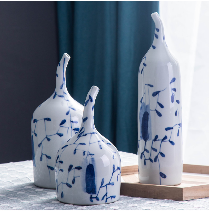 Jingdezhen ceramic vase hand - made creative home furnishing articles, small pure and fresh and dried flowers, flower arrangement table soft adornment ornament