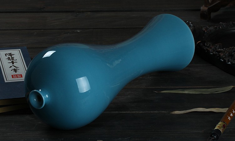Jingdezhen ceramics vase sitting room place modern creative fashion peacock blue beauty bottle home crafts