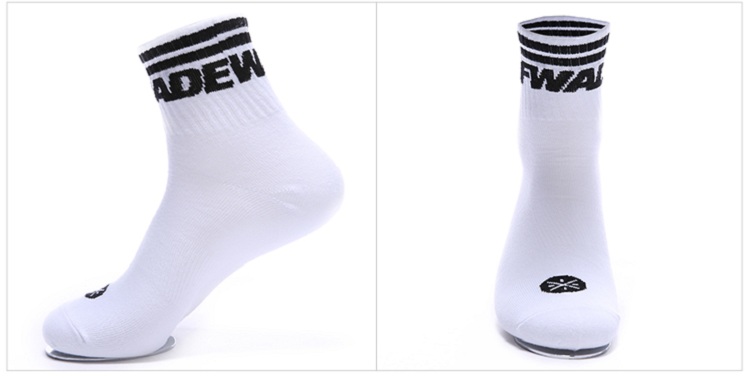 Li Ning vớ vớ bóng rổ độ ẩm thấm hút vớ thể thao thoáng khí vớ vớ Wade ống vớ vớ thể thao giá sỉ