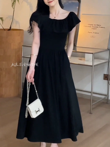 Черное платье на одно плечо во французском стиле с перерывом на чай, длинное платье с талией в стиле Хепберн, новый дизайн 2025 года