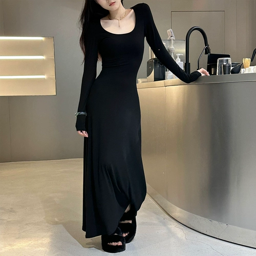 Черное демисезонное платье, трикотажная длинная юбка, коллекция 2023, французский стиль, изысканный стиль, с акцентом на бедрах