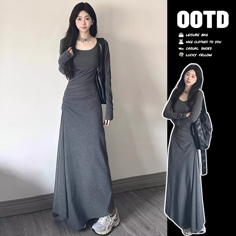 Носите серое платье ранней осенью, детскую осеннюю новую трикотажную юбку 2025 года в обтяжку, облегающую фигуру и тонкую длинную юбку