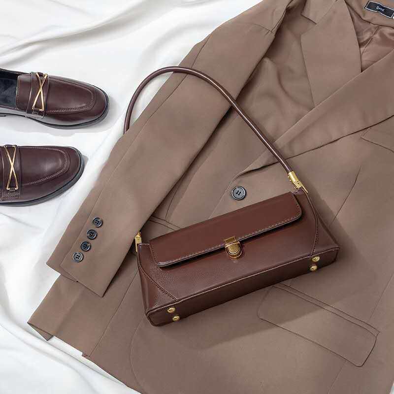 Net red bag women 2022 new spring fashion all-match armpit bag large capacity shoulder handbag baguette bag small bag