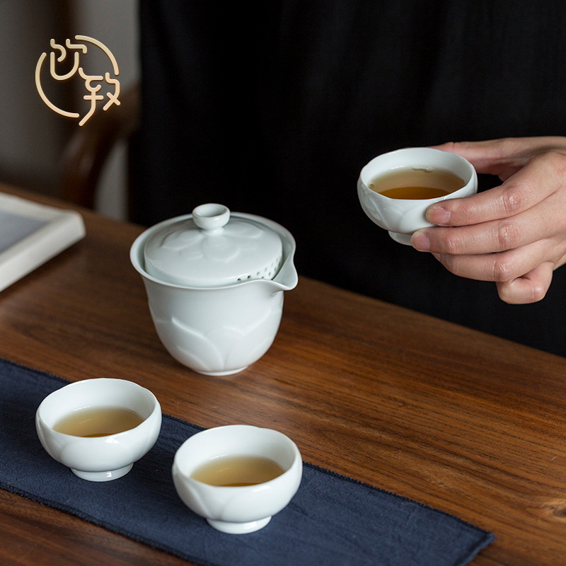 Ultimately responds to travel tea set kung fu tea set of small ceramic crack with a pot of three portable package