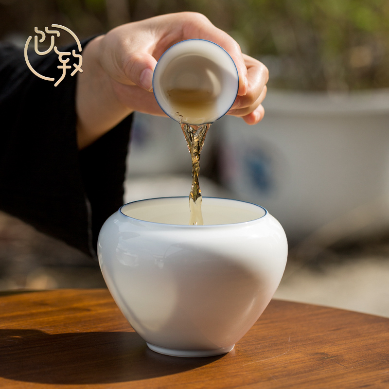 Ultimately responds to sweet white glazed building ceramic water trumpet tea wash water, after the Japanese zen white porcelain tea accessories in hot water bucket