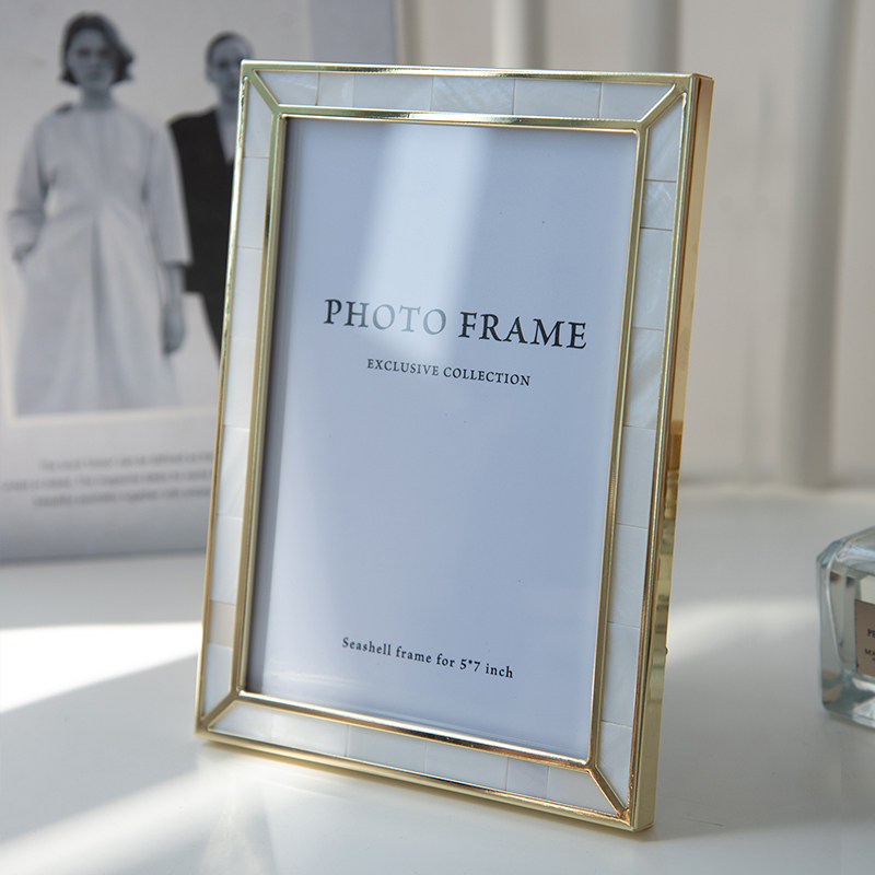 High-End Light Luxury Shell Photo Frame Display Stand, Creative Metal Simple Design, 6 7 8 10inch Inch, with Glass Empty Frame