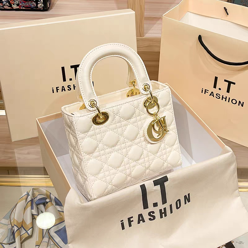 Official Genuine Brand-Name Women's Bag, Genuine Leather Princess Diana Bag, 2026 New Fashion Handbag, Versatile Shoulder and Crossbody Bag Official Genuine Brand-Name Women's Bag, Genuine Leather Princess Diana Bag, 2026 New Fashion Handbag, Versatile Shoulder and Crossbody Bag