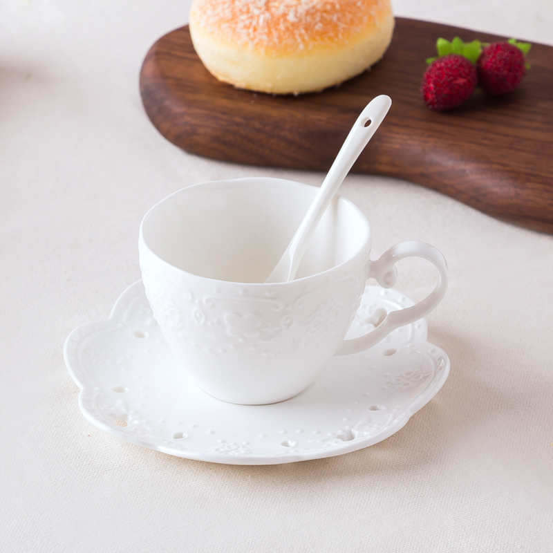 Jingdezhen European pure white coffee cup of ipads China relief ceramic tea cup tea coffee cups and saucers spoon