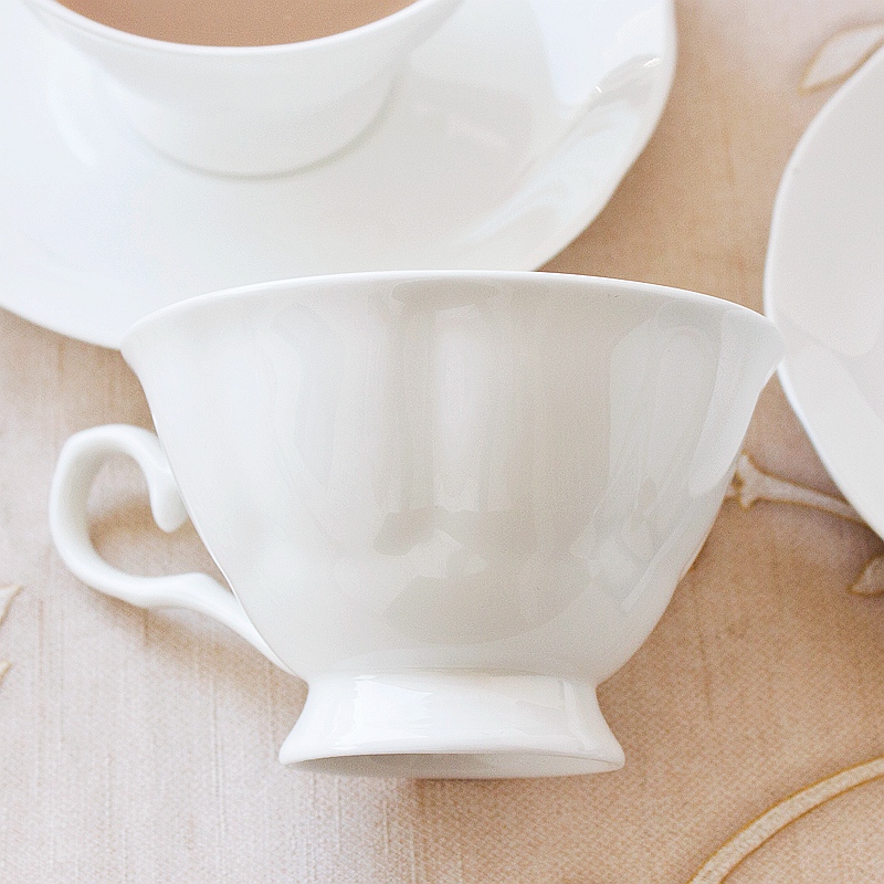 Contracted and pure white ceramic coffee cup home coffee cups and saucers spoon suit artical ipads China tea cups