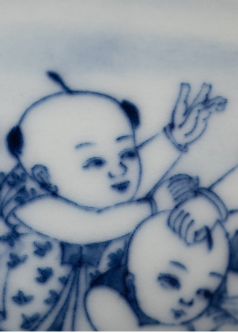Clock home up jingdezhen blue and white maintain master cup all hand craftsman individual single hand picking lotus tong qu tea cup