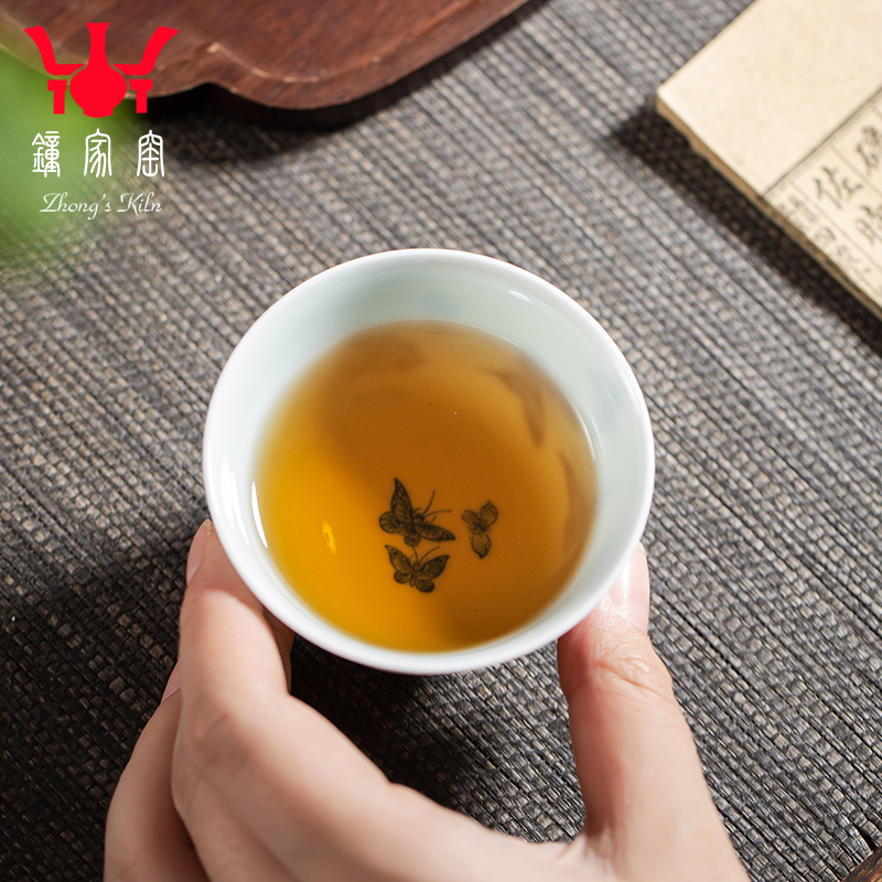 Bell up jingdezhen blue and white maintain ceramic tea set on the host CPU the draw with the butterfly figure small single cup sample tea cup