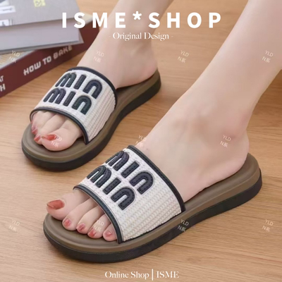 In the summer of 2025, women's flip-flops are anti-slip and popular for both indoor and outdoor wear. The new thick-soled and fashionable one-word flip-flops with letters