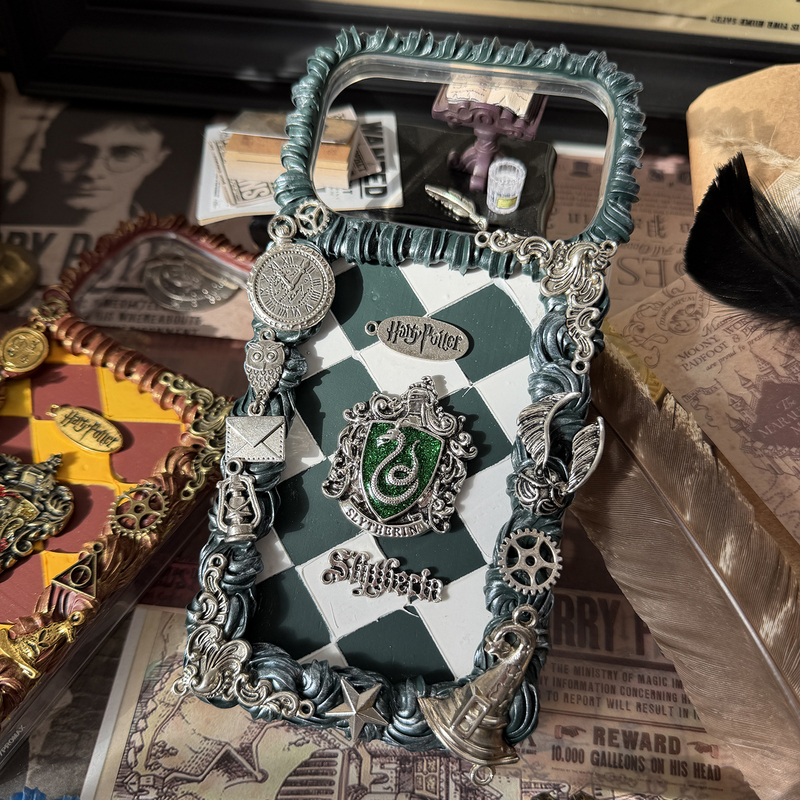 Handmade Cream Glue Harry Potter Slytherin Apple Phone Case Suitable for iPhone 17 Pro Max Retro Style Huawei Mate 80 Pro Xiaomi/Oppo/Vivo/Samsung Protective Case