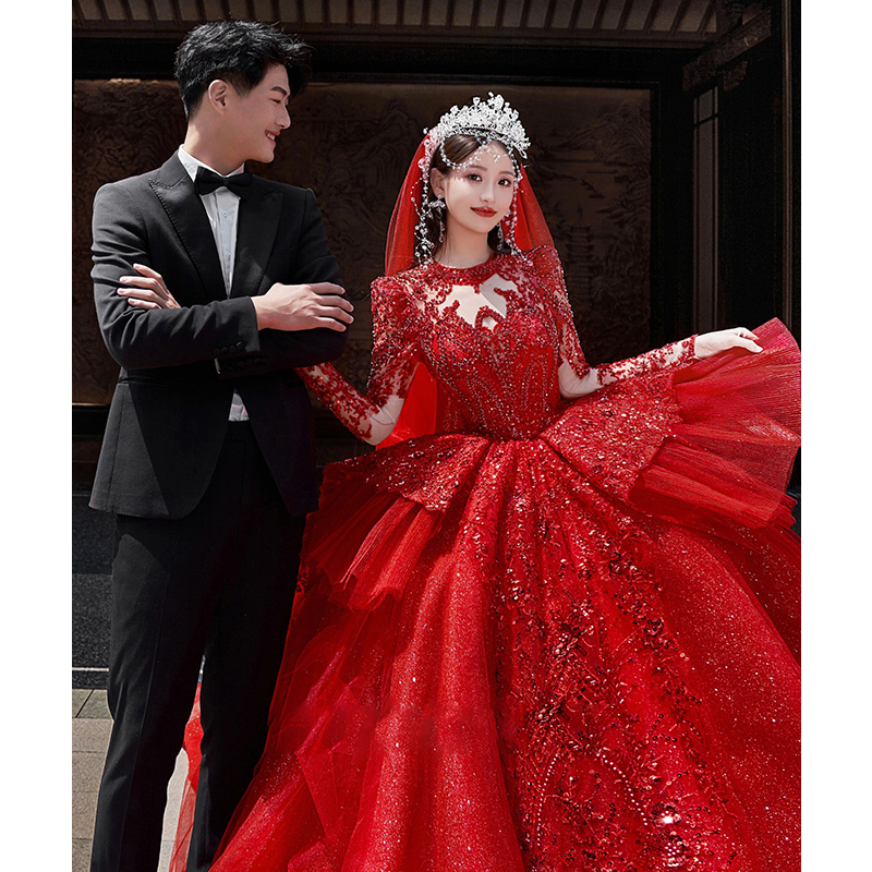 Red French-Style Long-Sleeve Wedding Dress 2026 New Model Bride Light Luxury Niche High-End Large Train Premium Texture Main Dress for Women