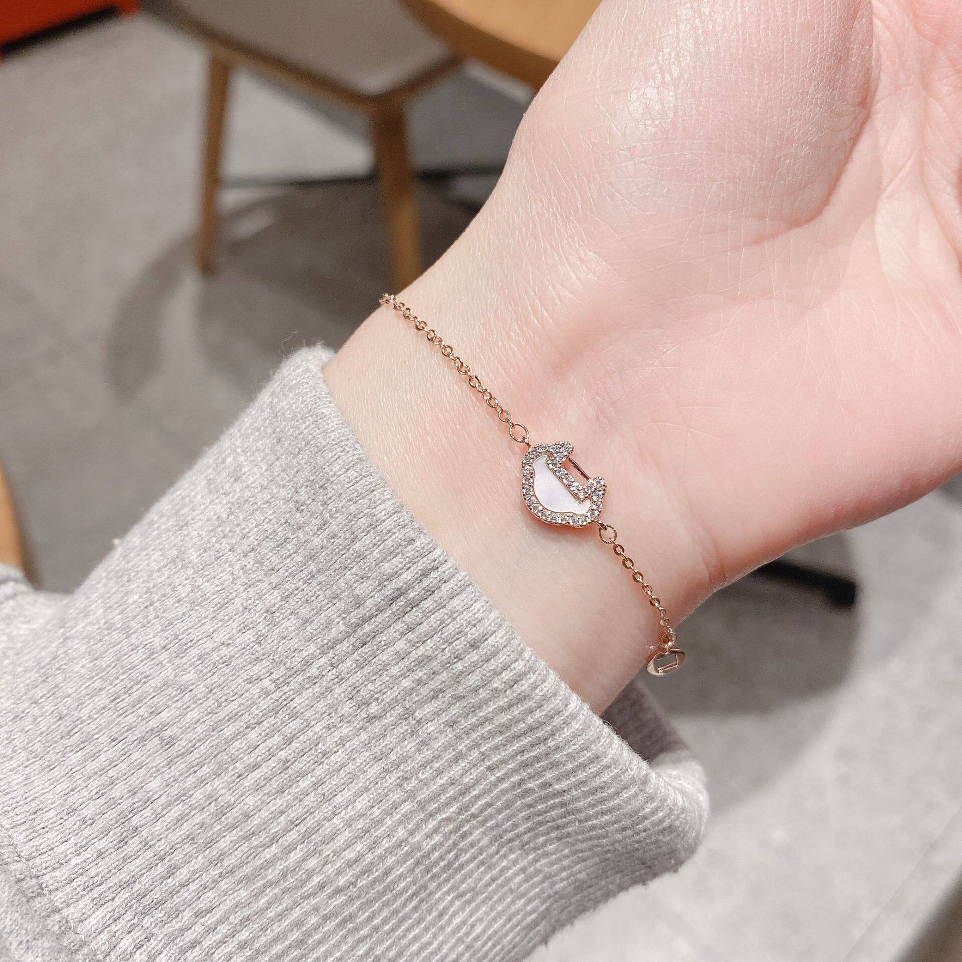 Otterles Special Cabinet Clear Cabin Withdrawal Cabinet Picks Up Leaky Ancient Wind Temperament Hand Accessories New Rose Gold Ruyi Lock Titanium Steel Hand Refining