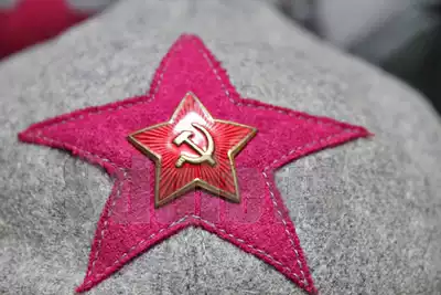 Original Soviet Union large enamel hat emblem in the 1940s