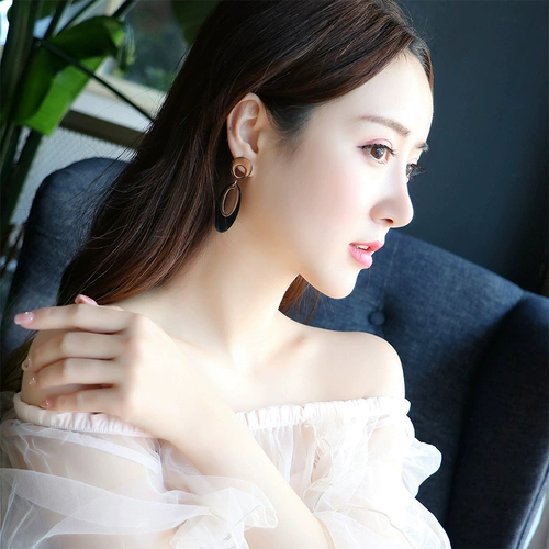 Универсальные серьги, простой и элегантный дизайн