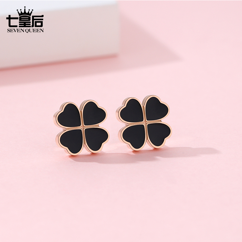 Titanium Steel Four Leaves Grass Ear Nail Female Earrings 2022 New Tide Air Quality Rose Gold Small CrowdDesign Sensary Gold Ornaments 