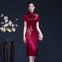 Wine red acetic acid cheongsam embroidery high-end wedding banquet improvement Xi mother-in-law toast Chinese style 2021 New