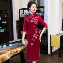 2021 new autumn long seven-cut sleeve embroidered Cheongsam high-end acetic acid satin wedding mother-in-law dress Young
