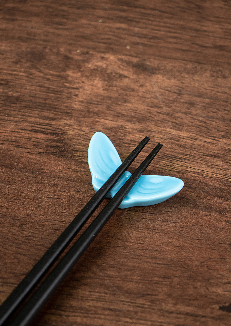 Meinung burn Japanese imports under the ceramic glaze color express little pure and fresh and butterfly Japanese and FengRi chopsticks chopsticks rack