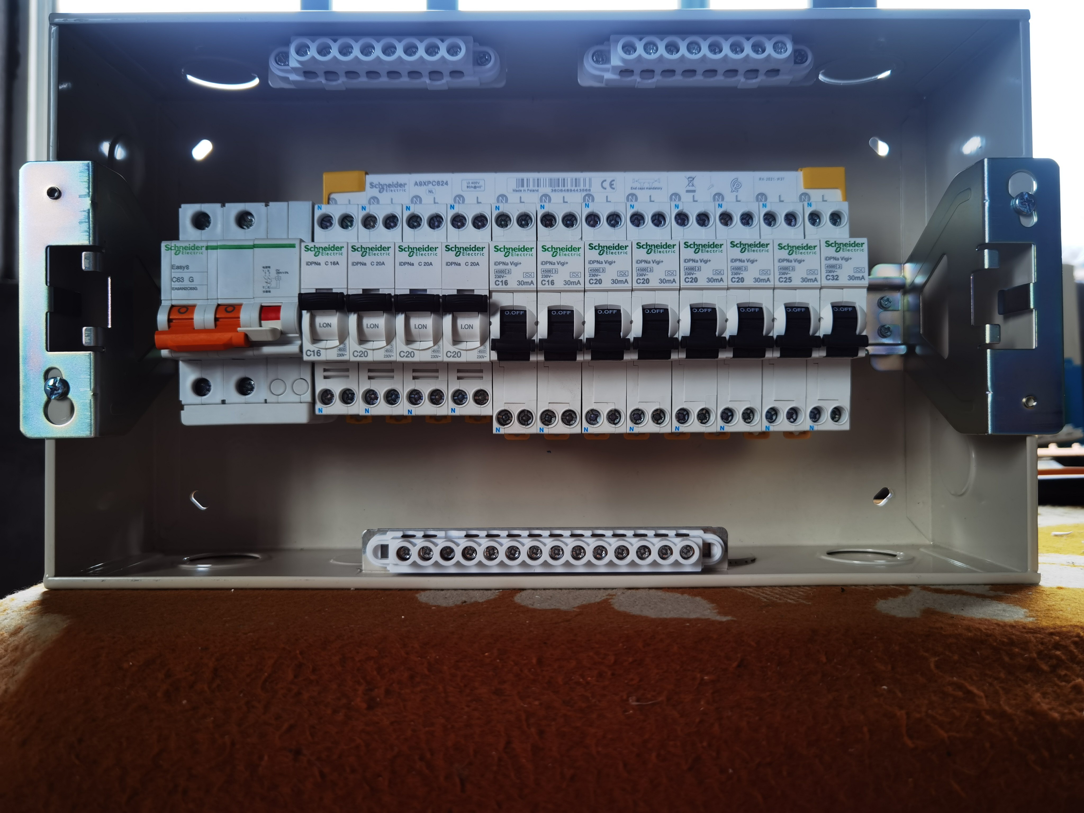 Schneider Tianlang Home 16 - bit 4 - room 2 - bit Set Strong Electric Case Set Full Set