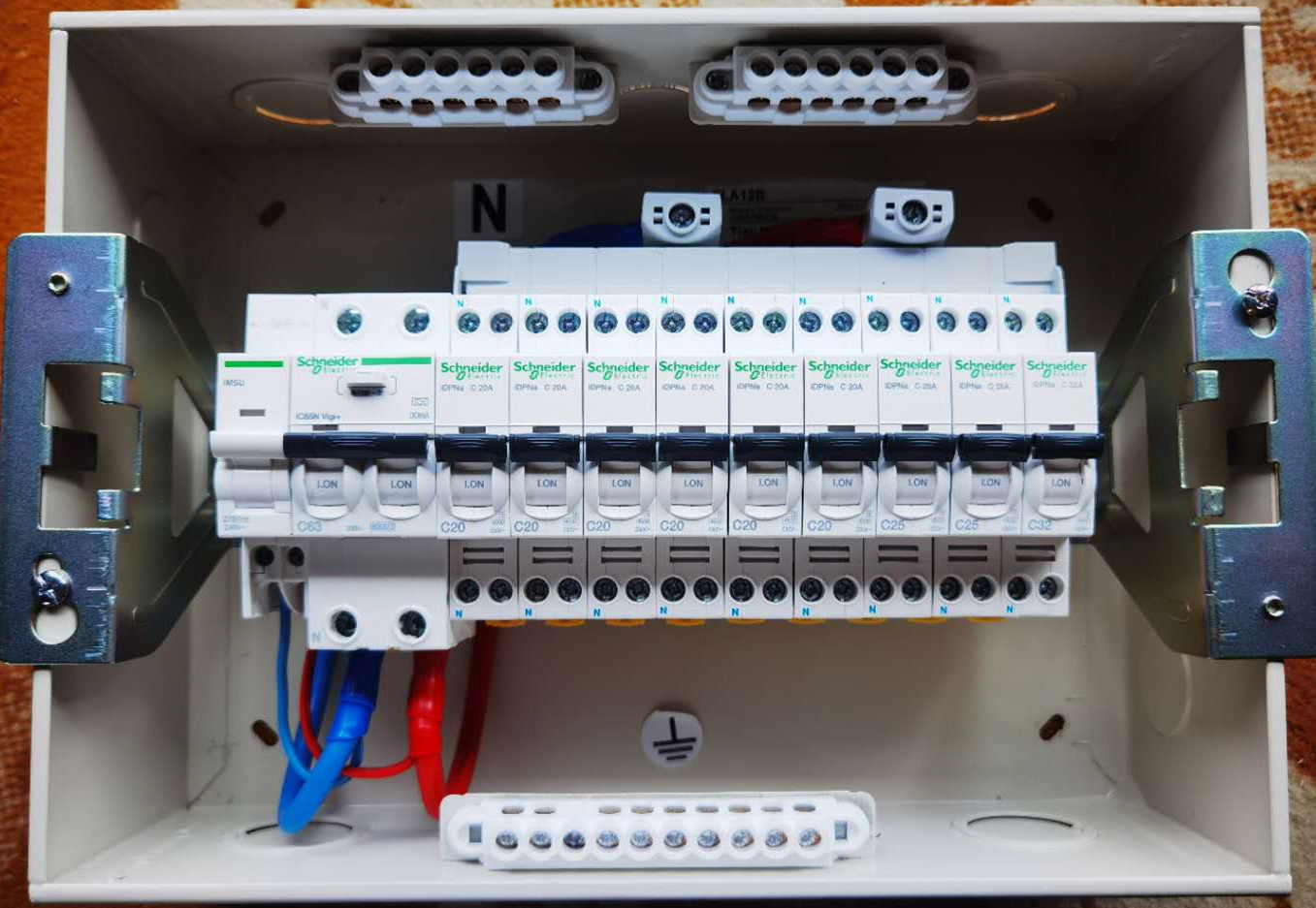 Schneidertianlang 12-place suit A9 earth leakage circuit breaker suit home with undervoltage protection suit